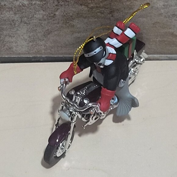 Harley Davidson Walrus Motorcycle North Pole Christmas Ornament 1999 - Picture 6 of 13
